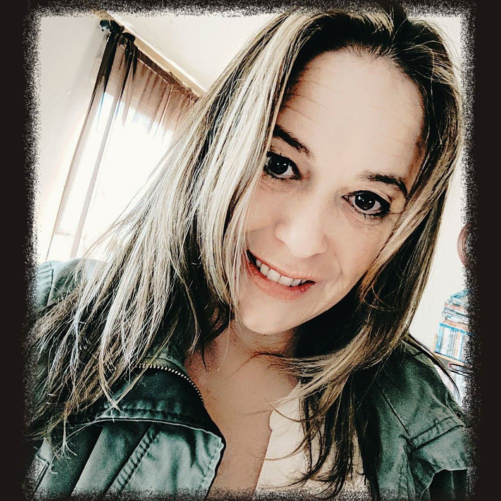 Meet your Posher, Dana kelly